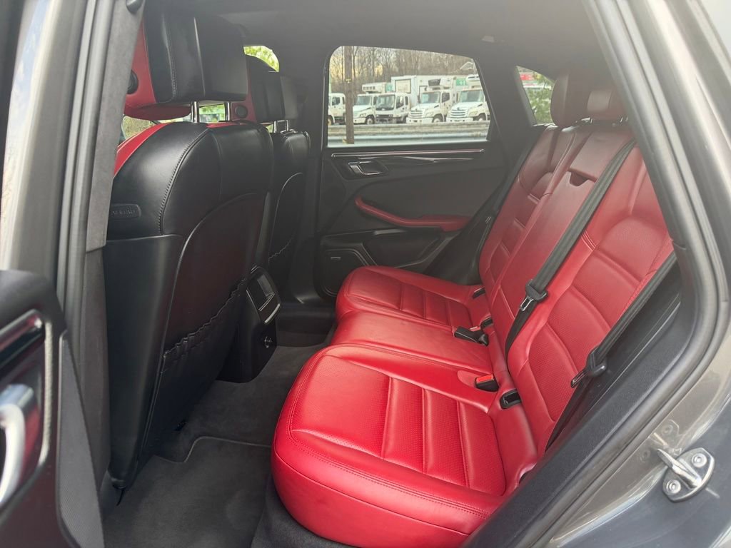 Used 2015 Porsche Macan Turbo image 21