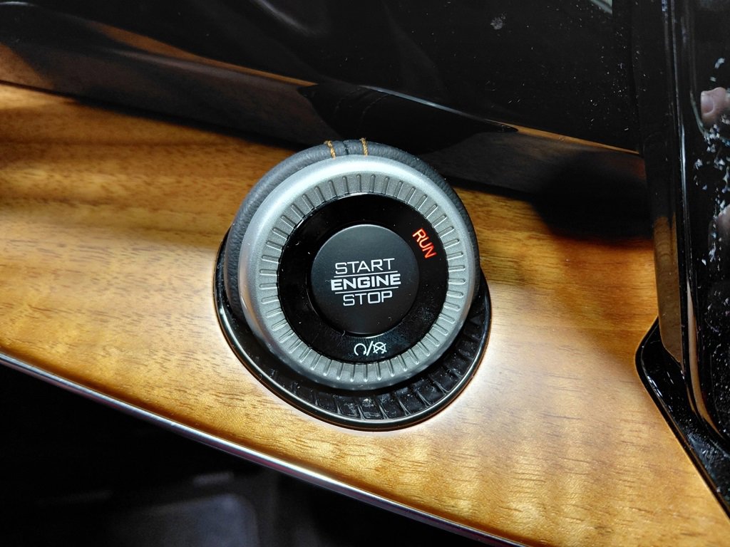 Used 2022 Jeep Grand Wagoneer Series III image 37