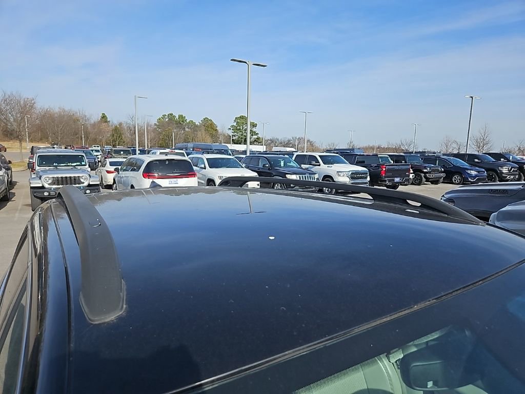 Used 2019 Jeep Cherokee Limited image 9