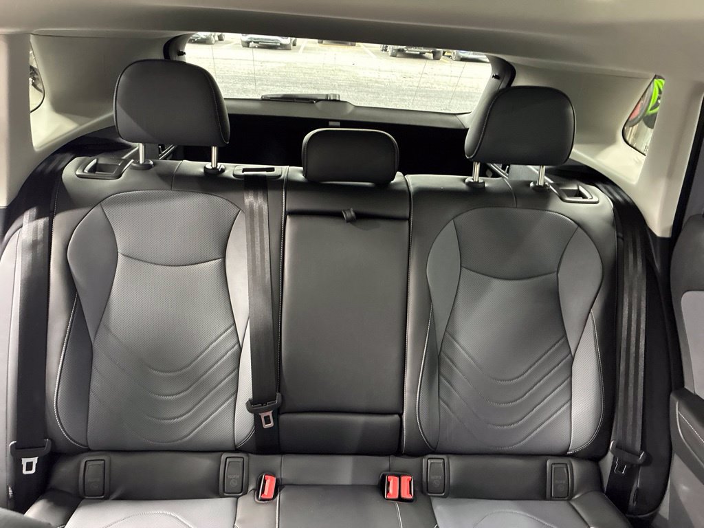 Used 2026 Volkswagen Tiguan SE w/ Panoramic Sunroof Package AWD/4WD image 59
