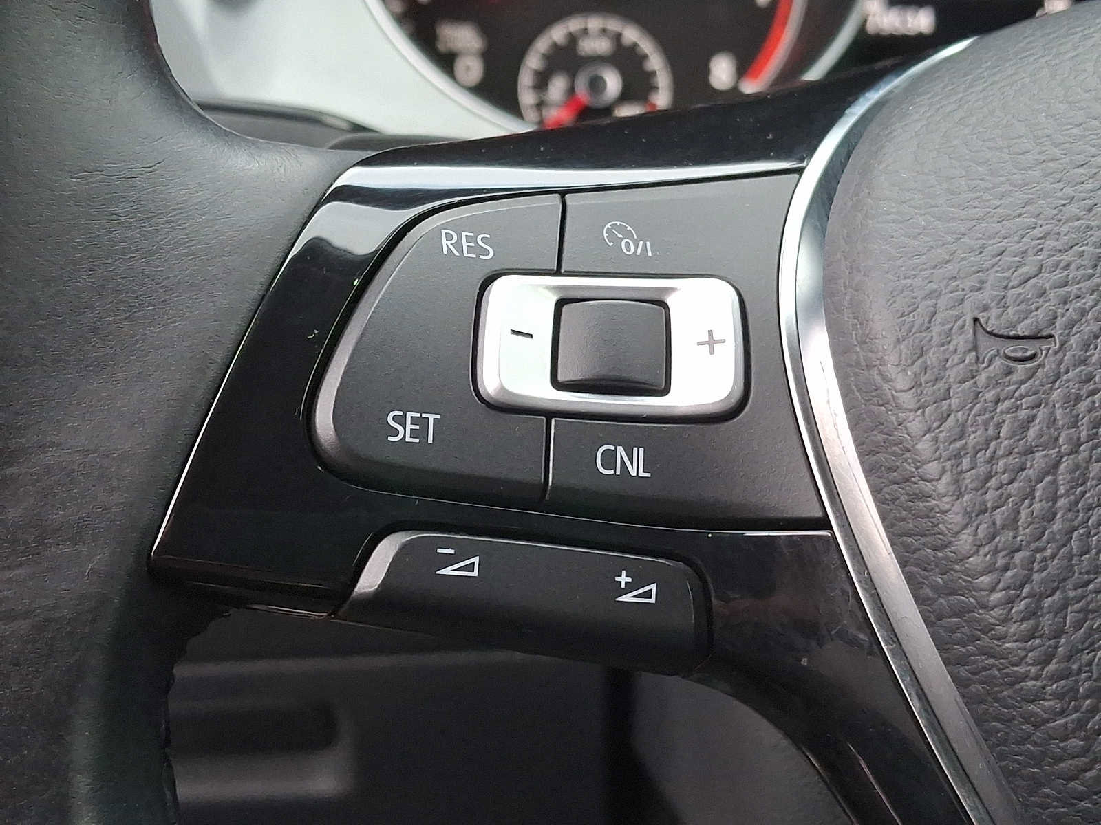 Used 2017 Volkswagen Golf Alltrack S image 16