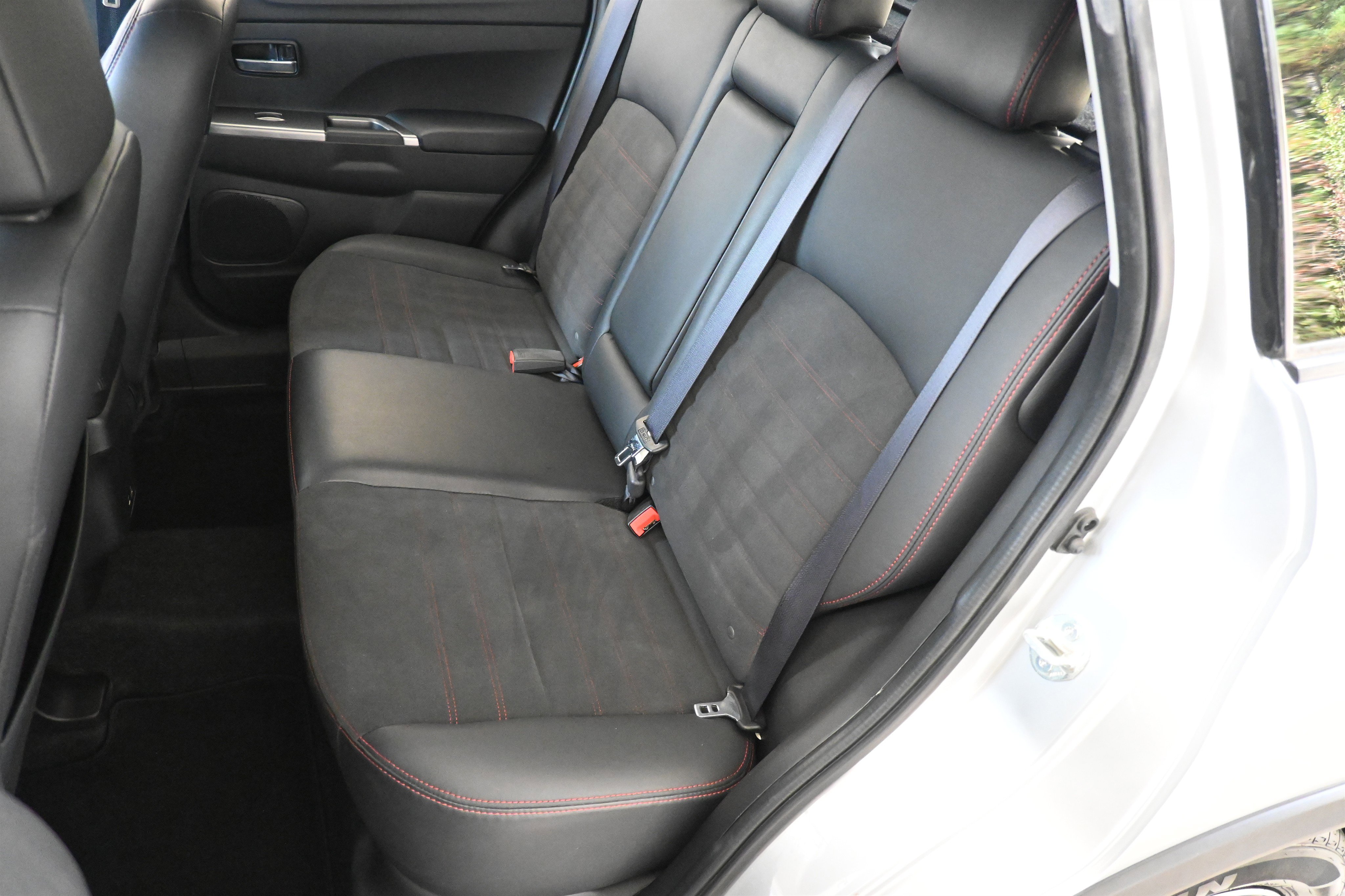 Used 2023 Mitsubishi Outlander Sport SE image 17