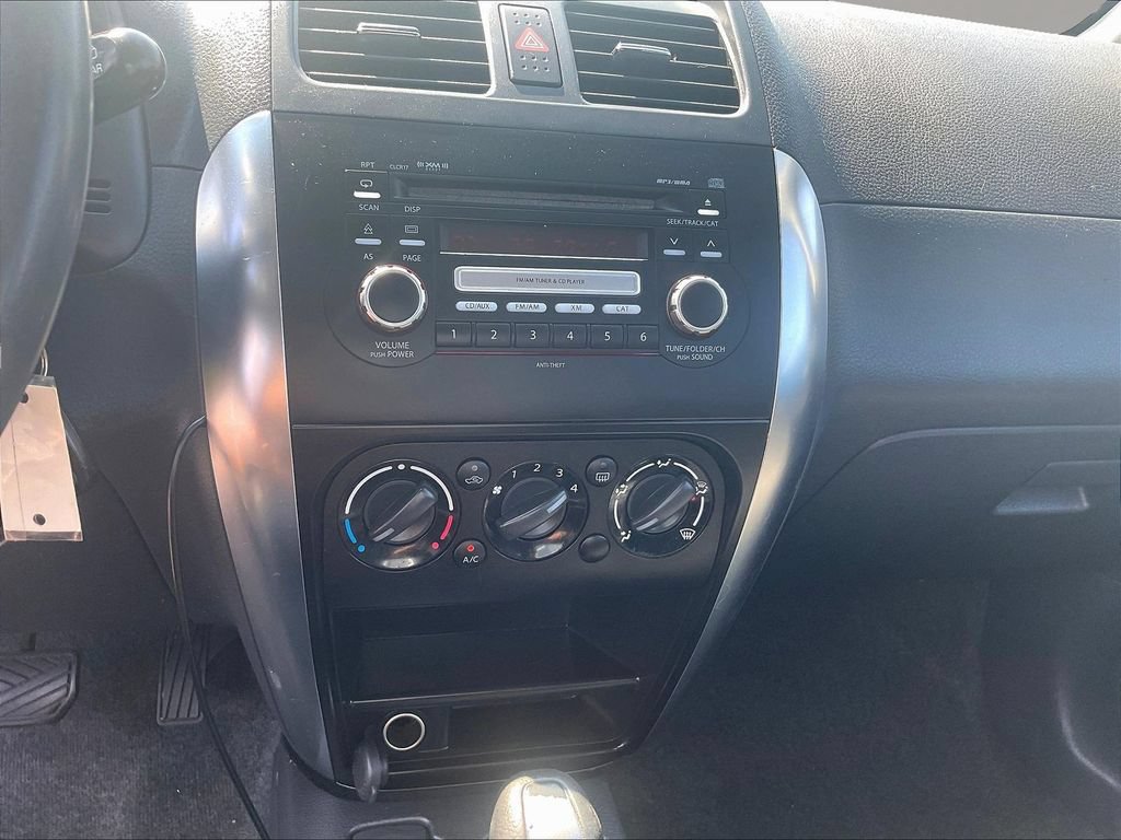 Used 2009 Suzuki SX4 AWD Hatchback image 9