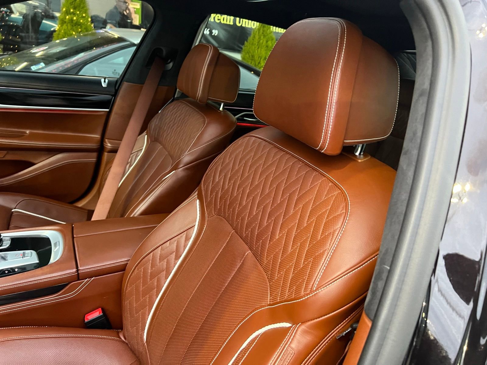 Used 2018 BMW 750i image 21