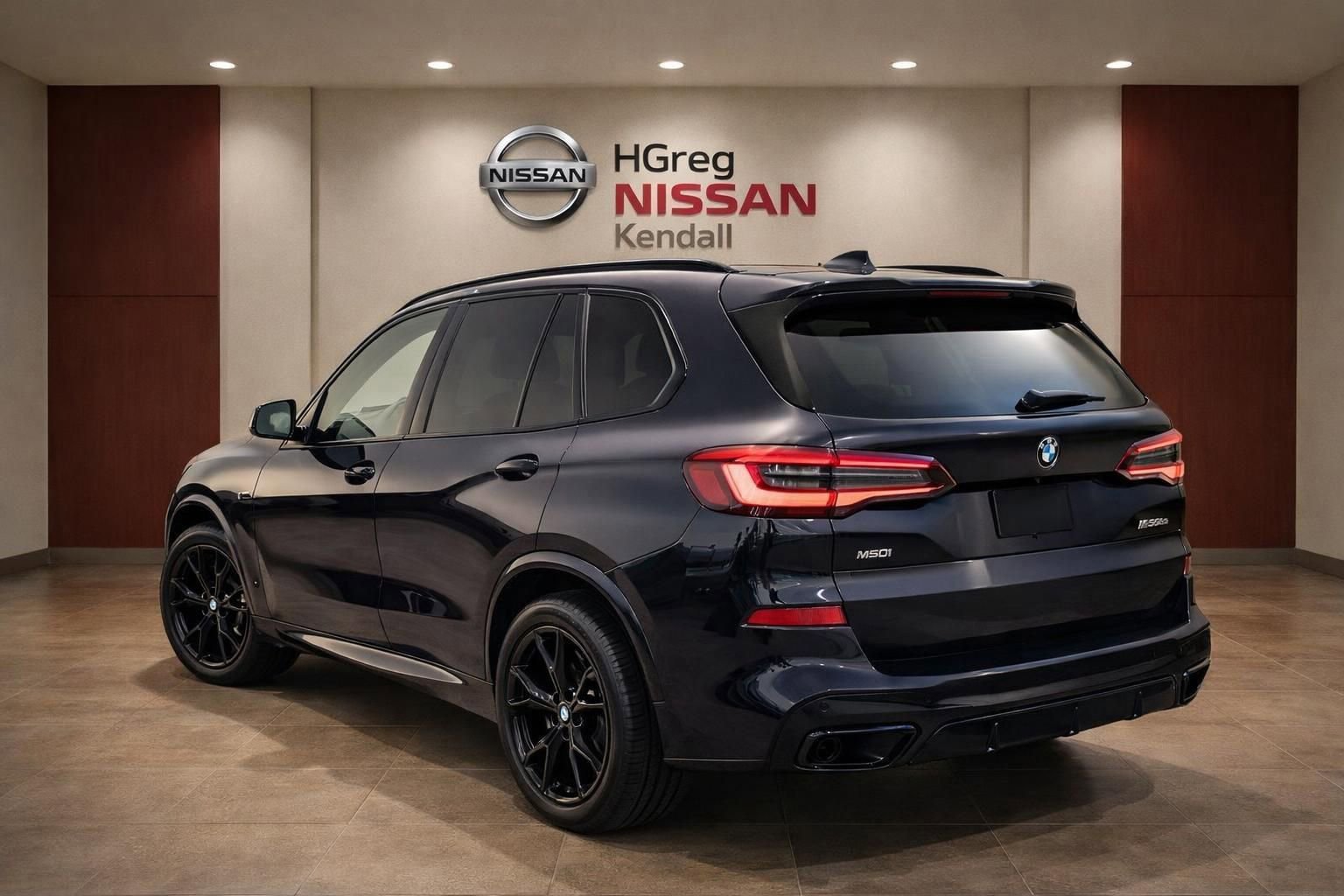 Used 2020 BMW X5 M50i w/ Executive Package image 4