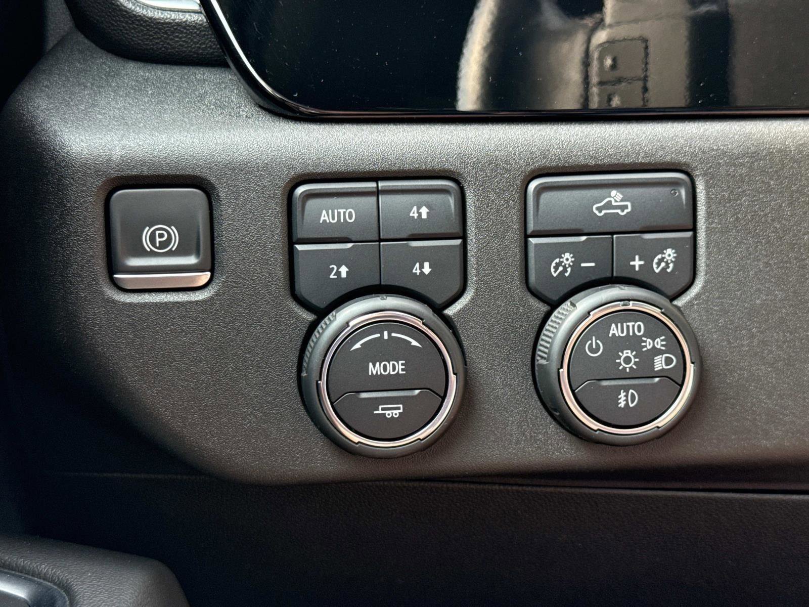 Used 2022 Chevrolet Silverado 1500 RST image 11