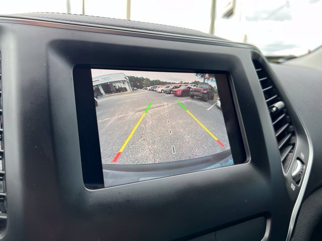 Used 2019 Jeep Cherokee Latitude Plus FWD image 21