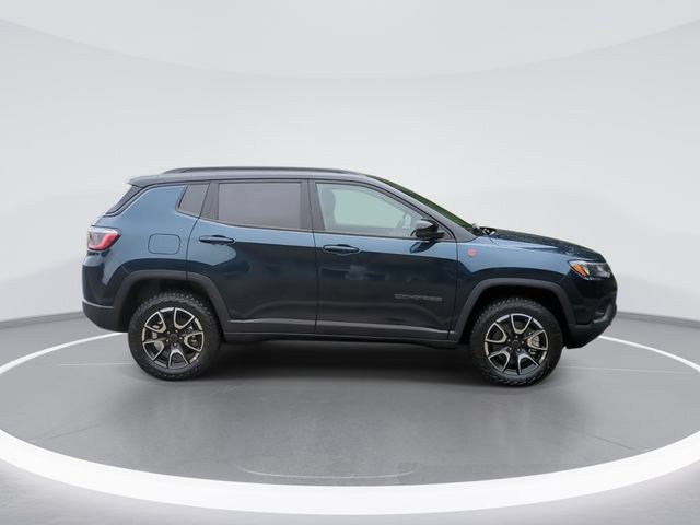 New 2026 Jeep Compass Trailhawk AWD/4WD image 9