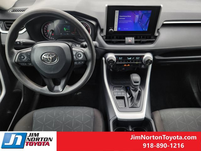 Used 2025 Toyota RAV4 XLE FWD image 25