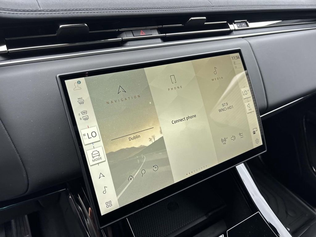 New 2025 Land Rover Range Rover Sport Dynamic SE image 16