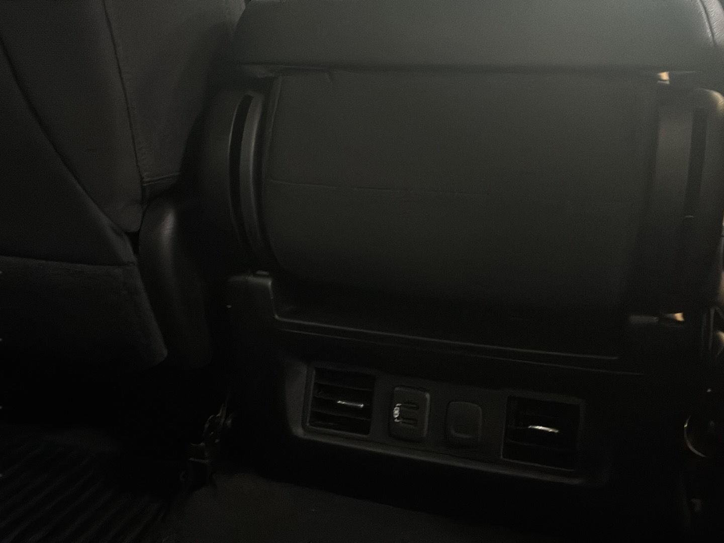 Used 2022 Chevrolet Silverado 1500 LT AWD/4WD image 9