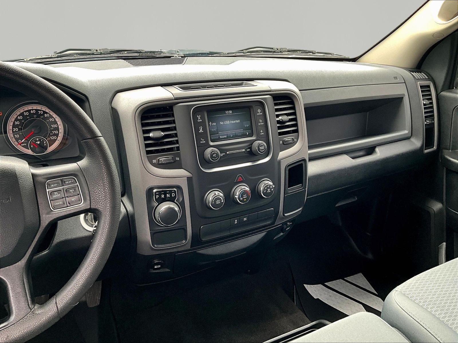 Used 2017 RAM 1500 Express RWD image 10