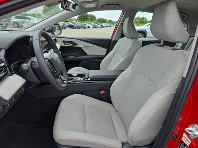 Used 2026 Toyota Camry XLE image 14