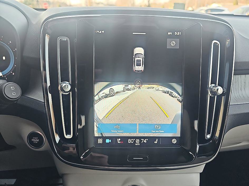 Used 2023 Volvo XC40 B5 Ultimate w/ Protection Package Premier image 27