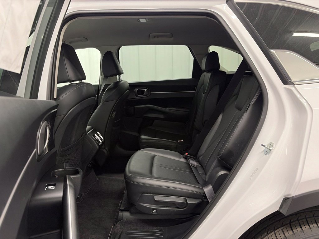 Used 2025 Kia Sorento X-Line EX AWD/4WD image 13