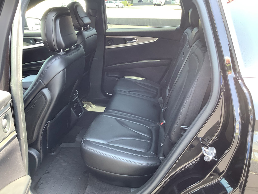 Used 2020 Lincoln Nautilus Reserve image 10