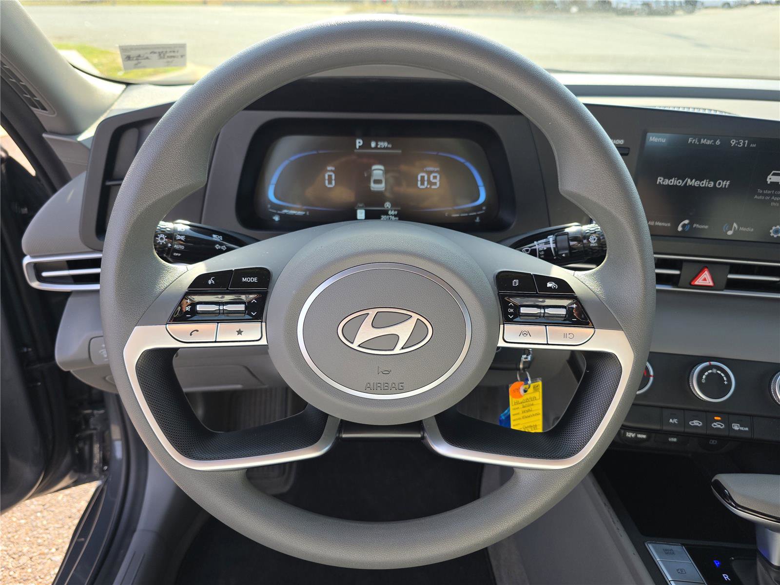 Certified 2024 Hyundai Elantra SE image 21