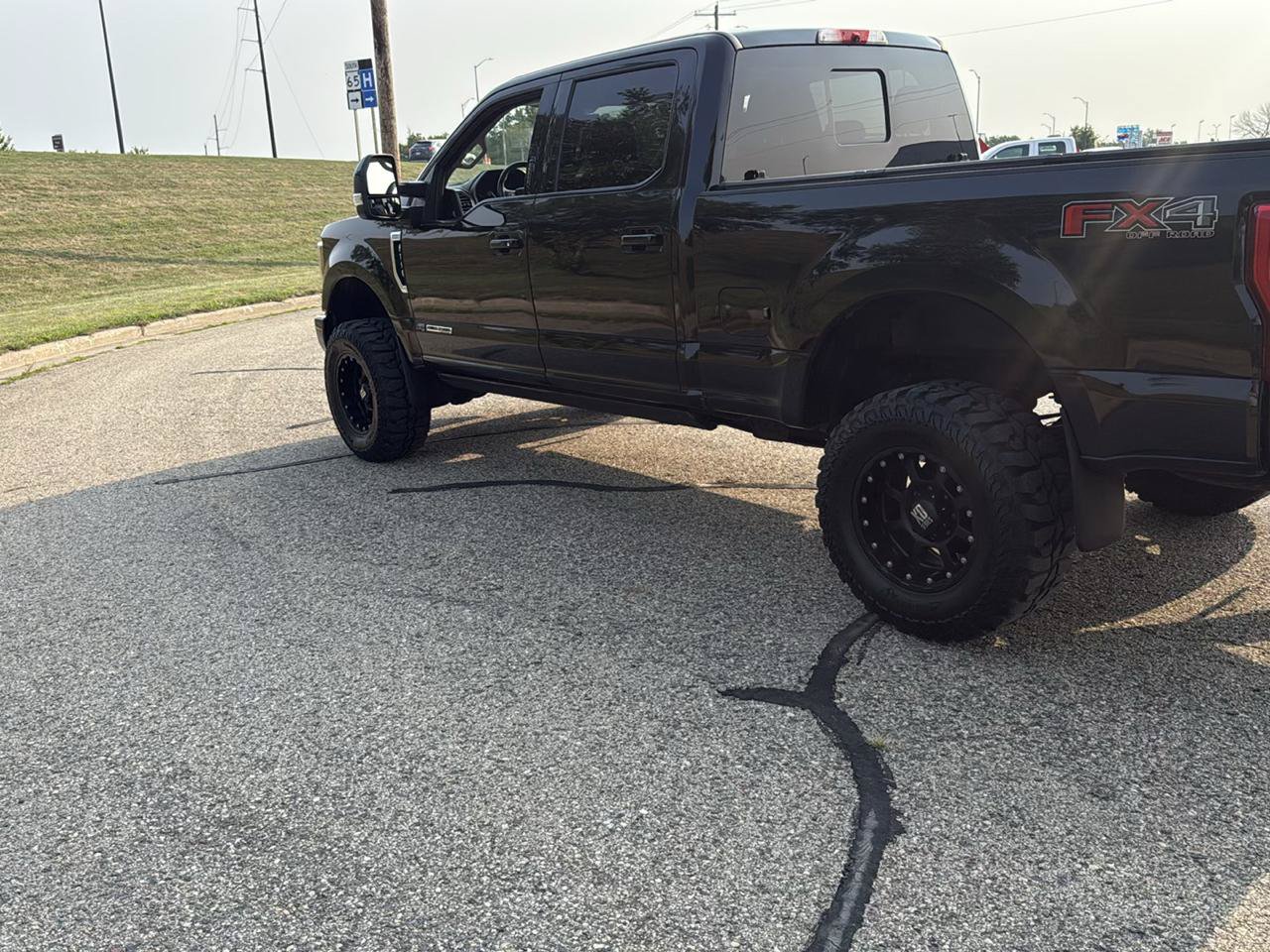 Used 2018 Ford F350 Limited w/ FX4 4x4 Off Road Package image 3