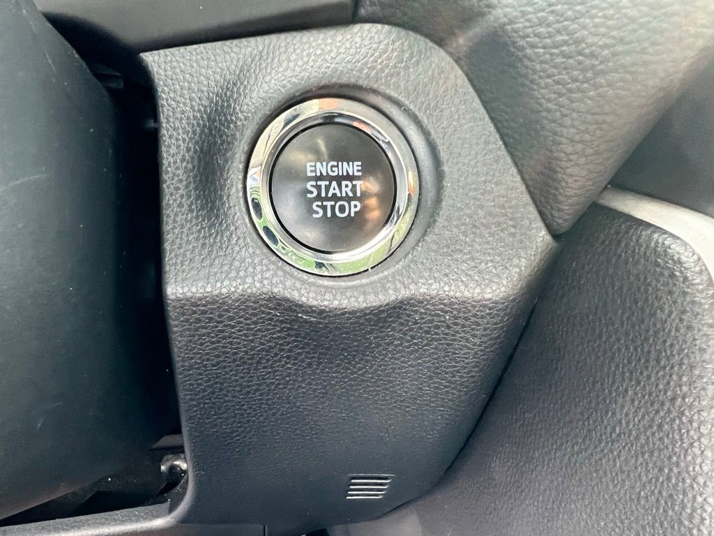 Used 2022 Toyota RAV4 XLE image 41