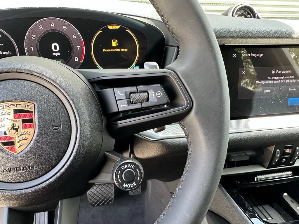 Certified 2025 Porsche Cayenne E-Hybrid Coupe AWD/4WD image 19