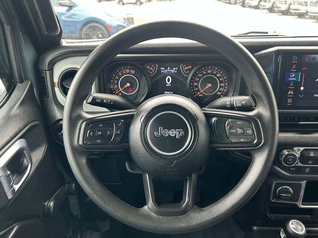 Used 2024 Jeep Gladiator Sport AWD/4WD image 18
