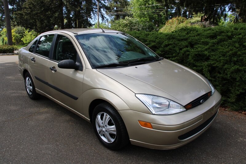 Used 2003 Ford Focus LX FWD image 1