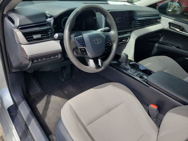 Used 2025 Toyota Camry LE FWD image 18