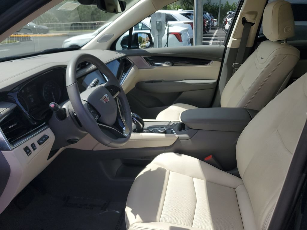 Certified 2024 Cadillac XT6 Premium Luxury w/ Technology Package FWD image 22