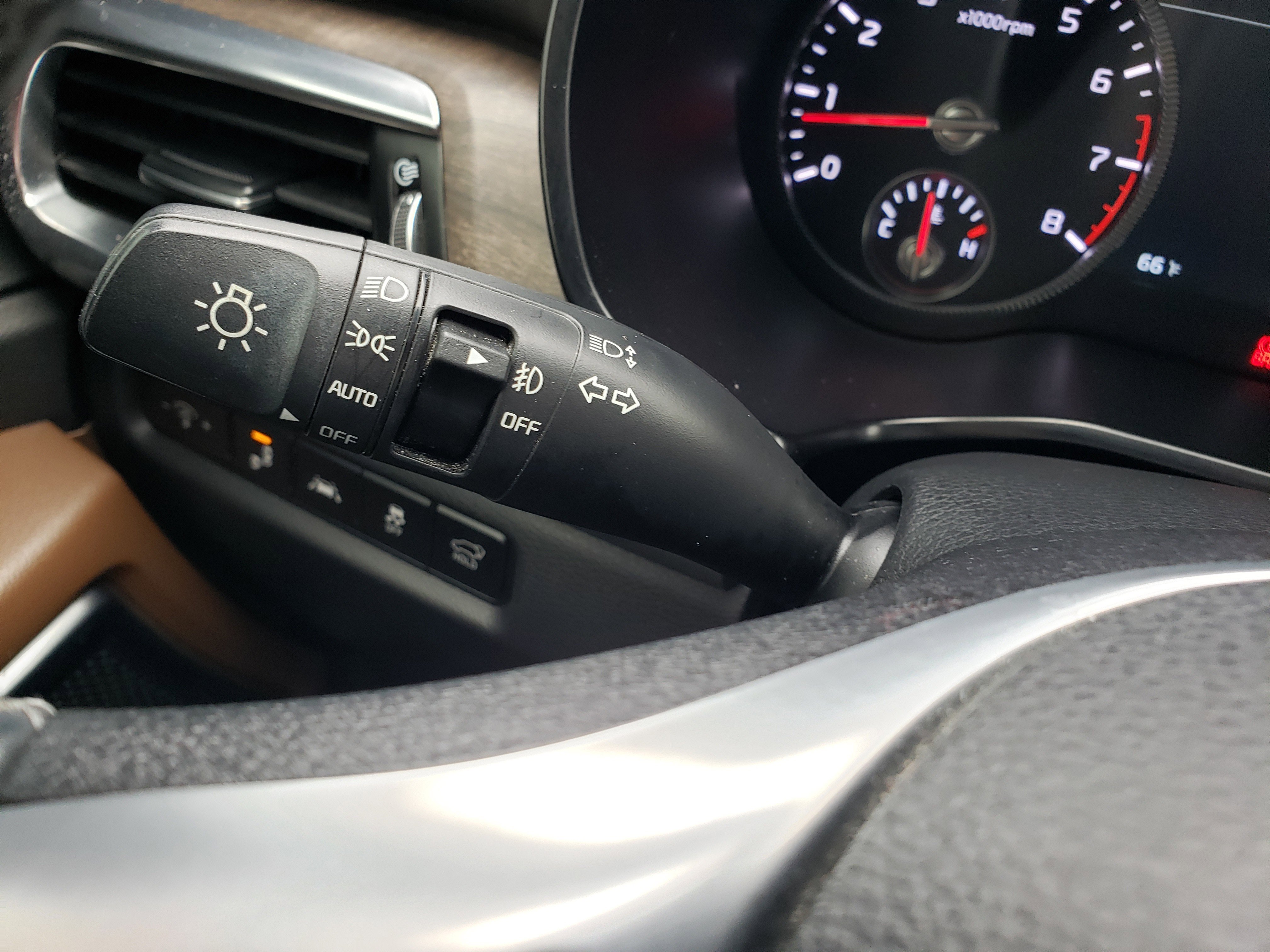 Used 2022 Kia Telluride SX w/ SX Prestige Package image 16