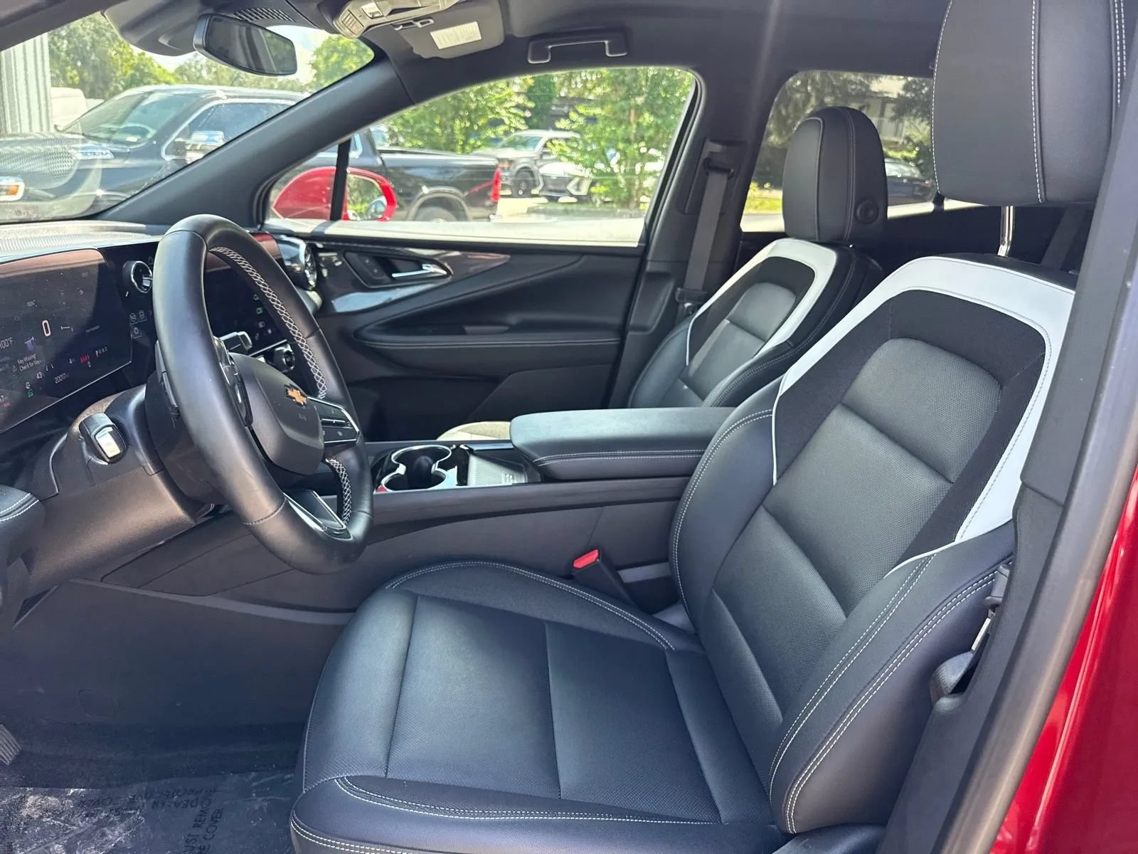 Used 2024 Chevrolet Blazer EV LT AWD/4WD image 12