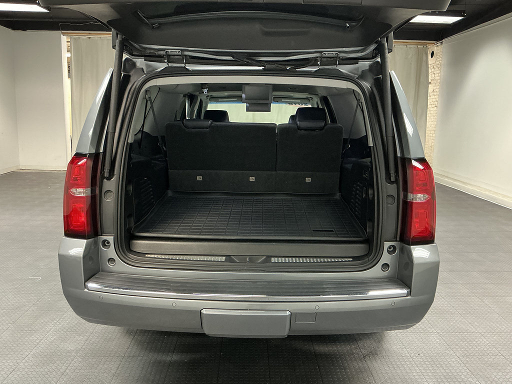 Used 2018 Chevrolet Suburban Premier AWD/4WD image 36