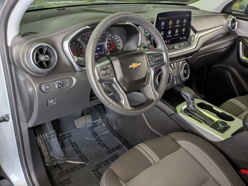 Used 2025 Chevrolet Blazer LT AWD/4WD image 14