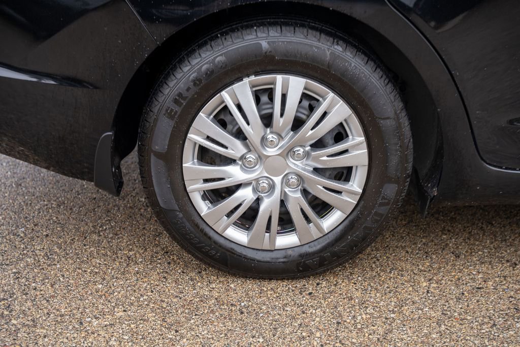 Used 2020 Hyundai Elantra SE w/ Winter Weather Package image 9