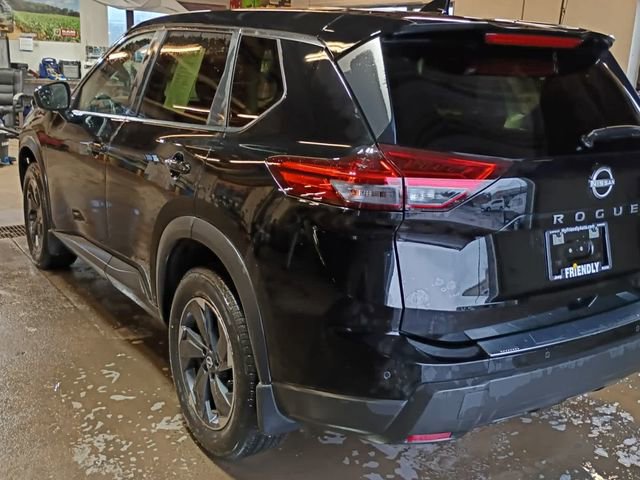 Used 2025 Nissan Rogue SV AWD/4WD image 8