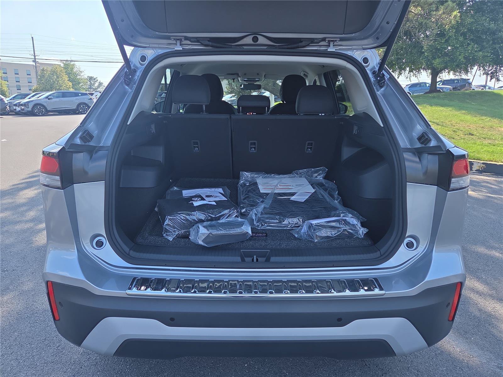 New 2026 Volkswagen Tiguan S FWD image 5