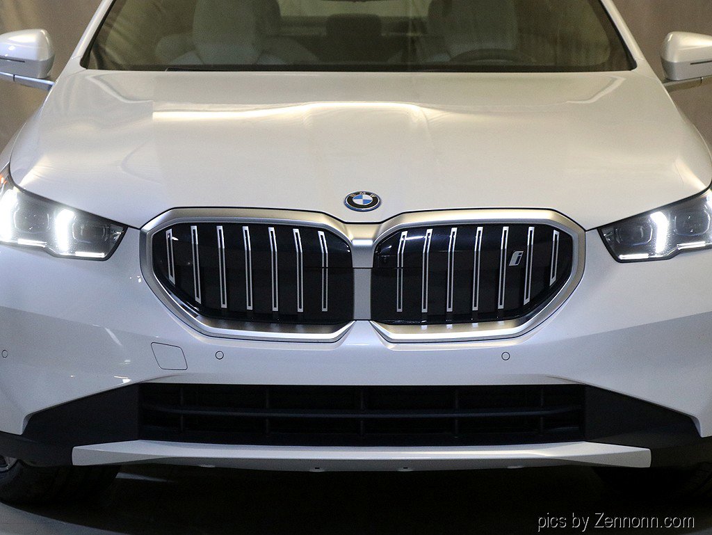 Used 2025 BMW i5 xDrive40 w/ Premium Package image 6