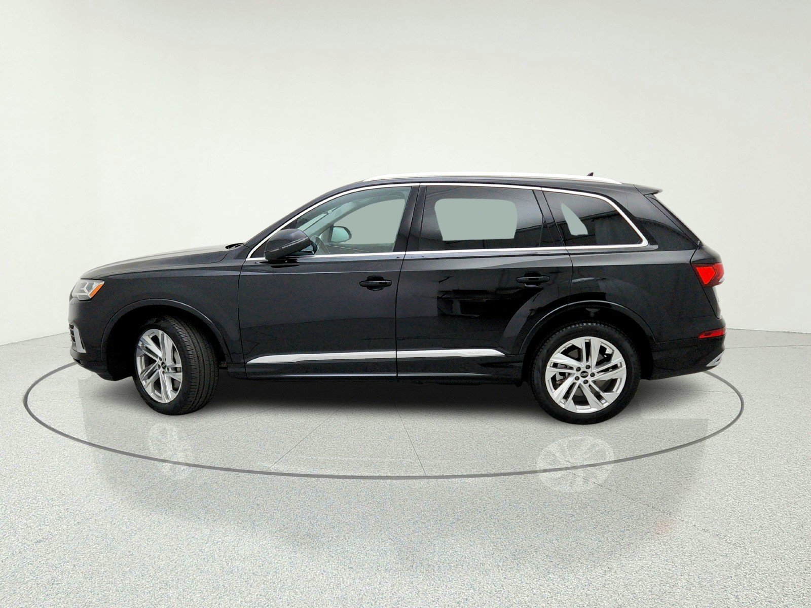 Used 2023 Audi Q7 3.0T Premium Plus w/ Premium Plus Package AWD/4WD image 14