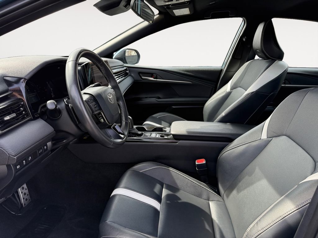 Certified 2025 Toyota Camry SE FWD image 9