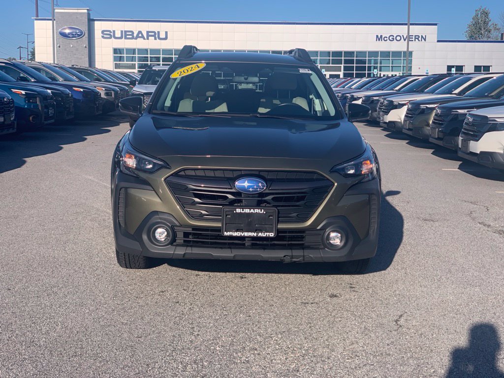 Used 2024 Subaru Outback Premium AWD/4WD image 4