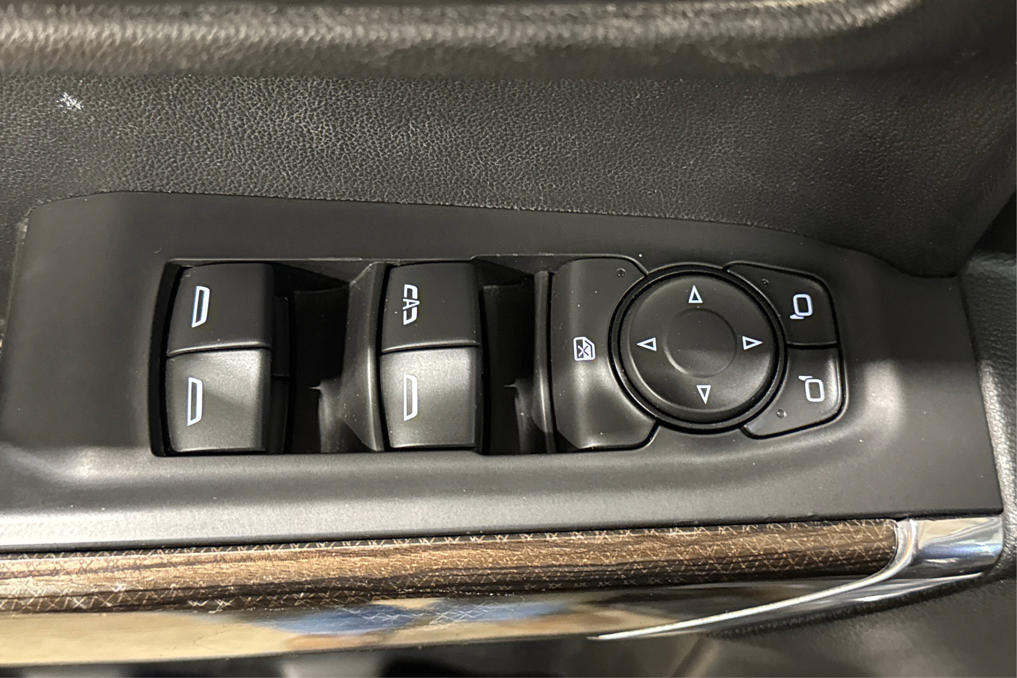 Used 2020 Chevrolet Silverado 1500 LT w/ All-Star Edition image 16