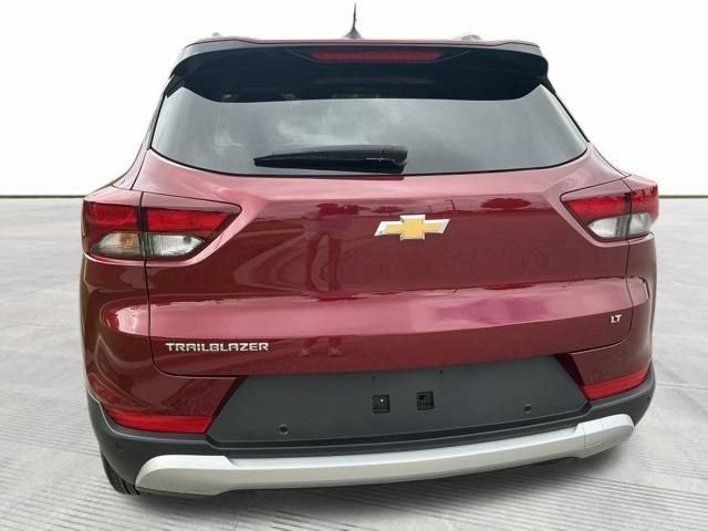 Used 2024 Chevrolet TrailBlazer LT w/ Driver Confidence Package FWD image 9