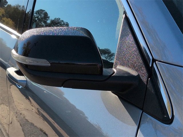 Used 2025 Chevrolet Traverse LT image 11