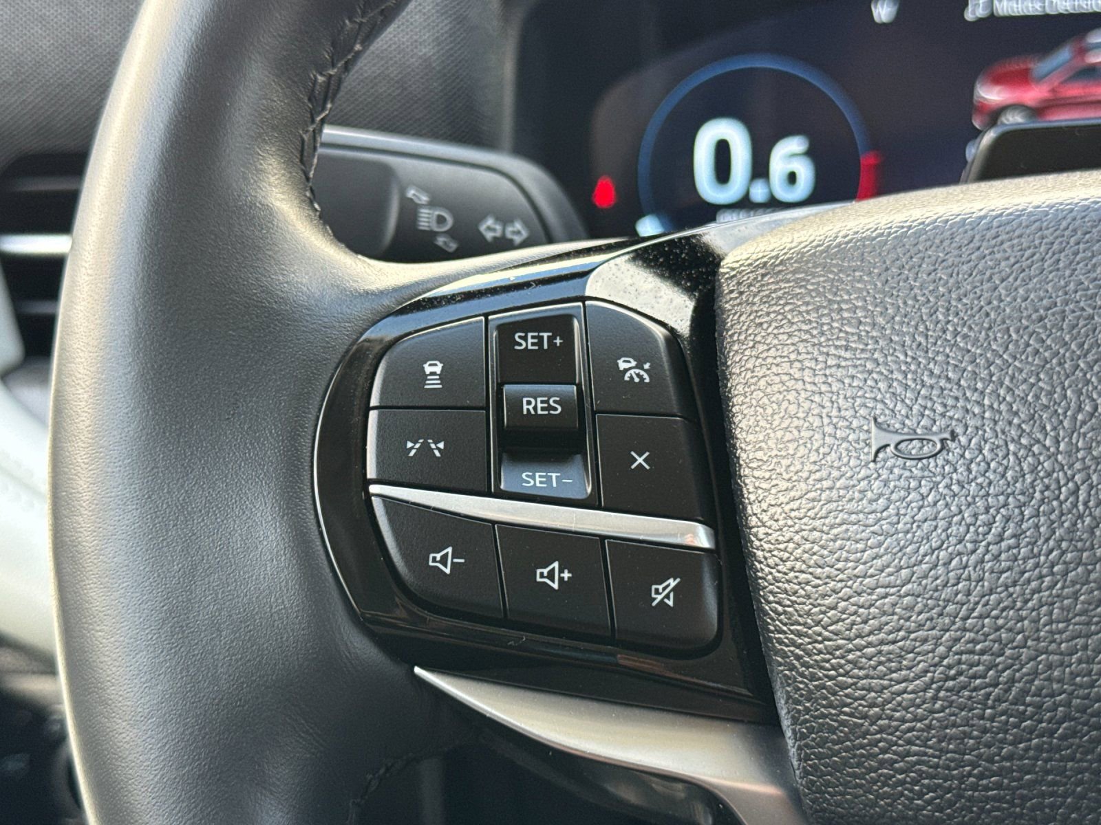 Used 2025 Ford Explorer Platinum w/ Ultimate Package RWD image 30