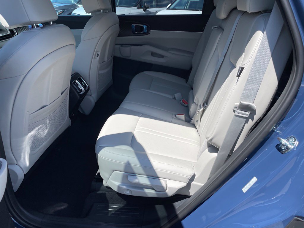 New 2026 Kia Sorento S w/ S Panoramic Sunroof Package FWD image 12