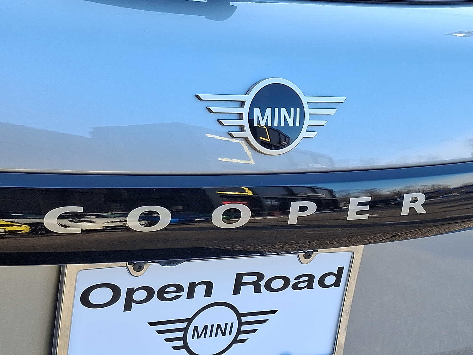 Used 2025 MINI Cooper 4-Door Hardtop image 30