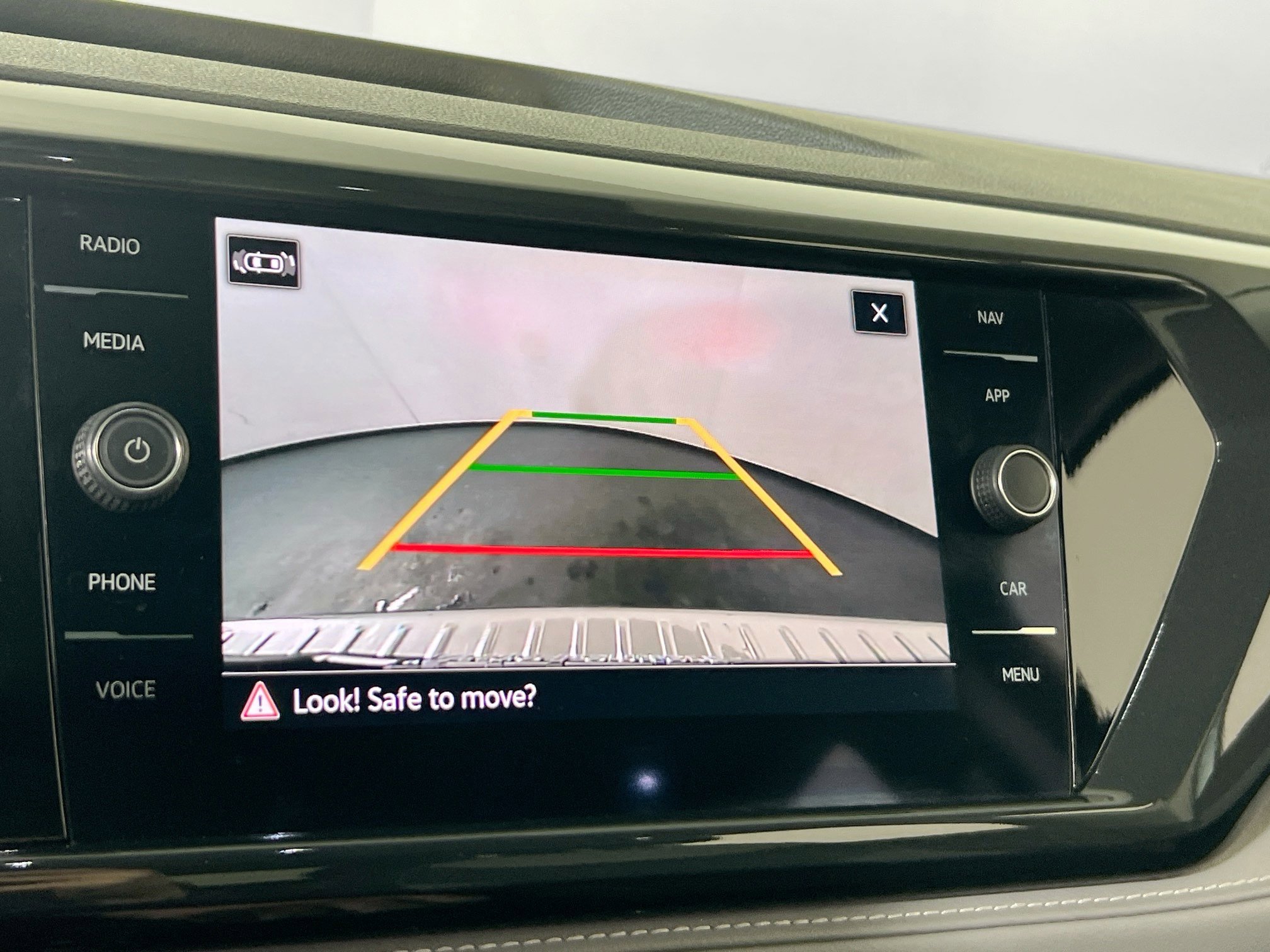 Used 2022 Volkswagen Taos SEL image 14