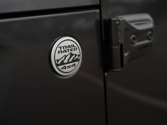 Used 2020 Jeep Wrangler Unlimited Sahara AWD/4WD image 37