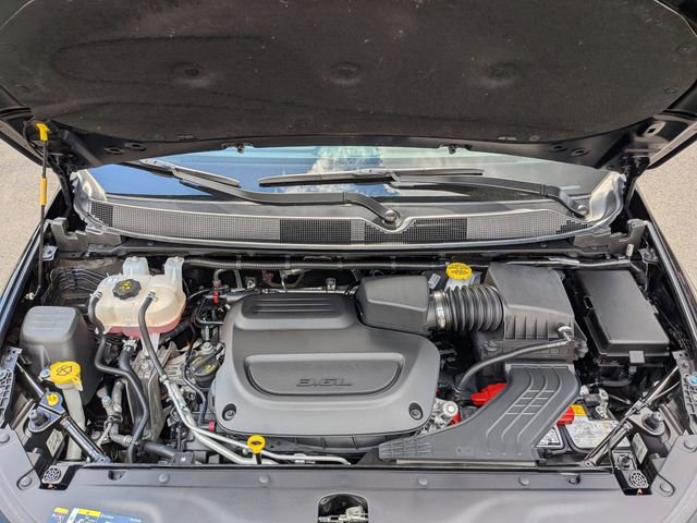 Used 2025 Chrysler Pacifica Select image 49
