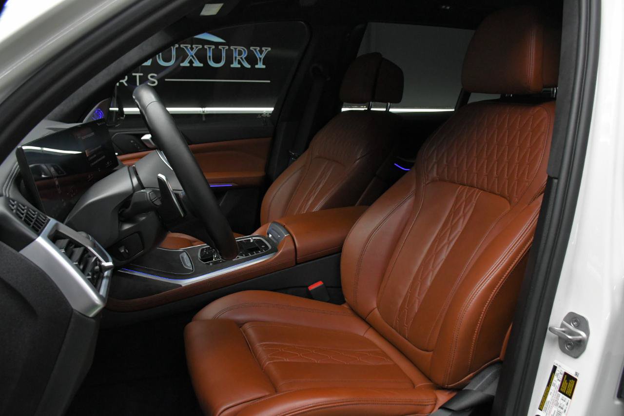Used 2023 BMW X7 M60i AWD/4WD image 23