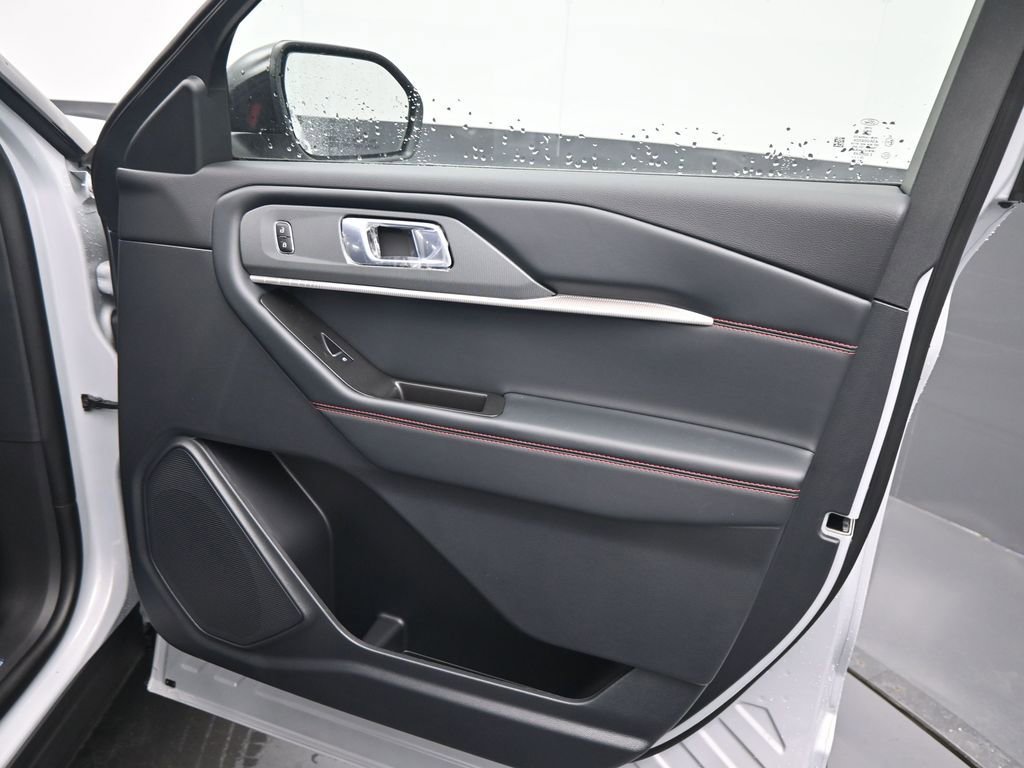 New 2026 Ford Explorer ST-Line w/ ST-Line Street Pack image 6